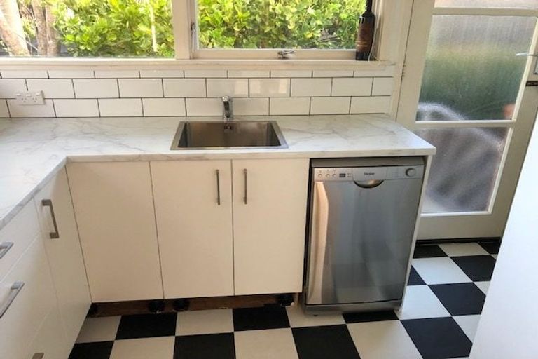 Photo of property in 1/240 Hurstmere Road, Takapuna, Auckland, 0622