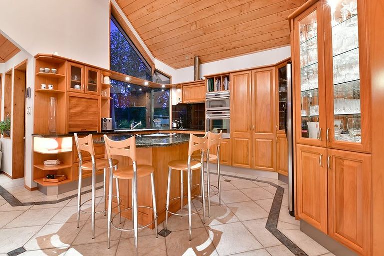 Photo of property in 155 Taupaki Road, Taupaki, Henderson, 0782