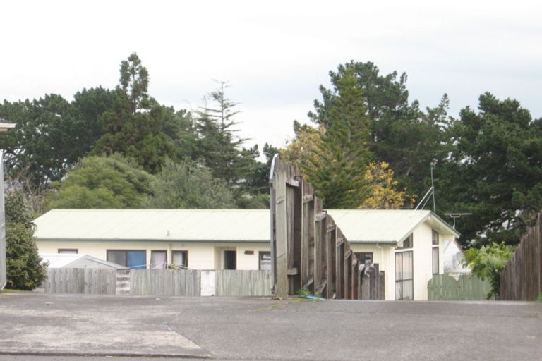 Photo of property in 230 Mahia Road, Weymouth, Auckland, 2103