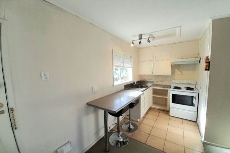 Photo of property in 5b Rosebank Road, Avondale, Auckland, 1026