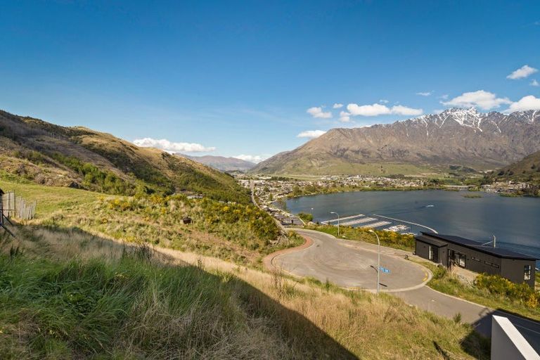 Photo of property in 2 Lynch Lane, Queenstown Hill, 9300