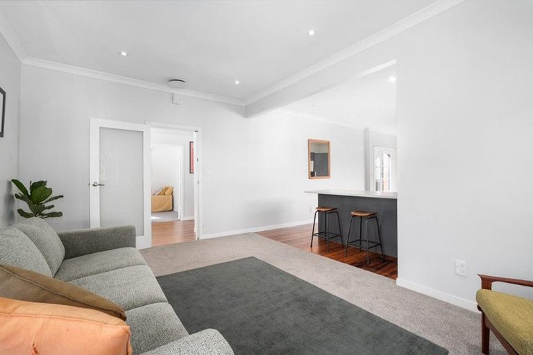 Photo of property in 544 Broadway, Strathmore Park, Wellington, 6022