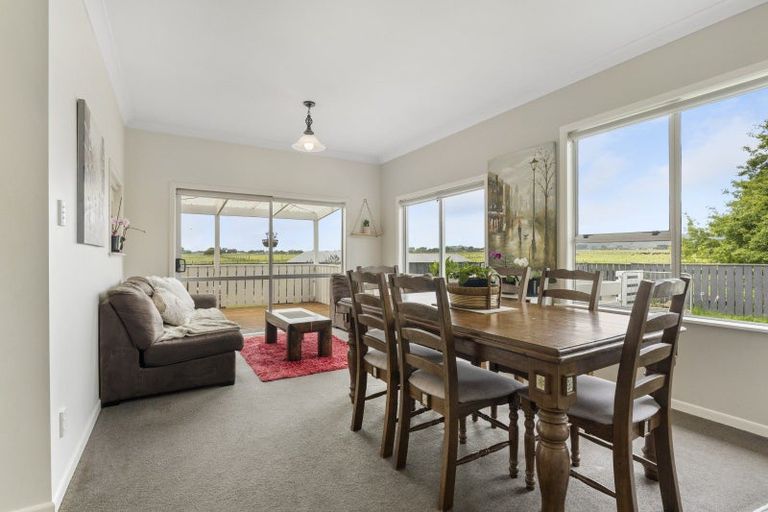 Photo of property in 178 Waikawa Beach Road, Manakau, Levin, 5573