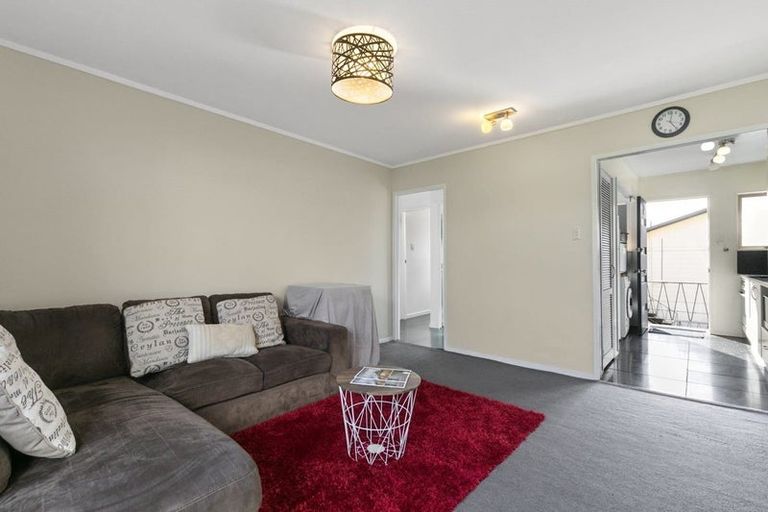 Photo of property in 12/31 Blease Street, New Lynn, Auckland, 0600