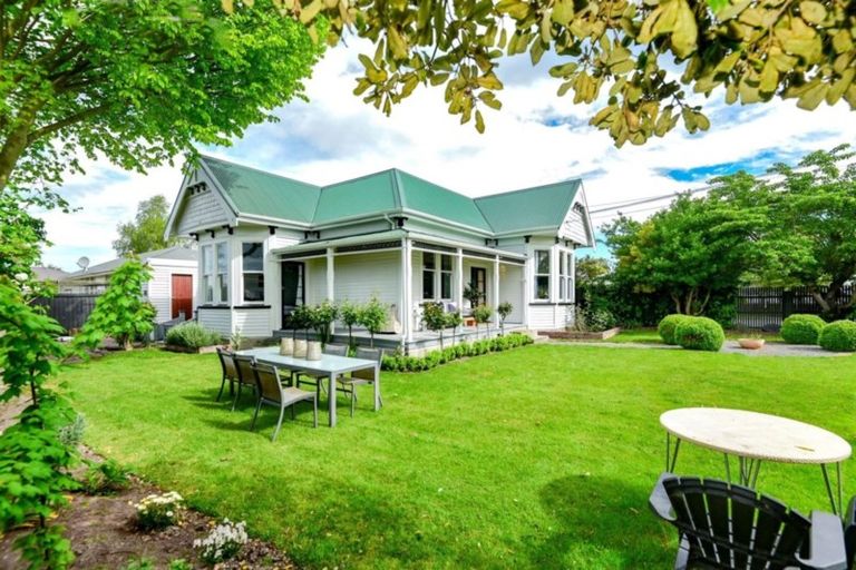 Photo of property in 12 Tyrone Street, Belfast, Christchurch, 8051