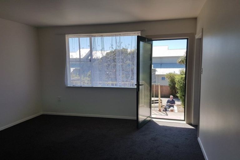 Photo of property in 55 Olliviers Road, Phillipstown, Christchurch, 8011
