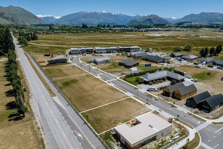Photo of property in 3 Rubus Street, Wanaka, 9382