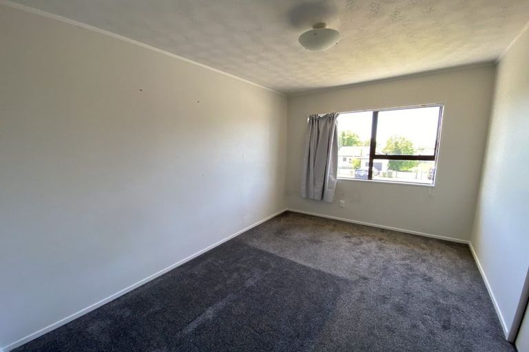 Photo of property in 40 Barbados Drive, Unsworth Heights, Auckland, 0632