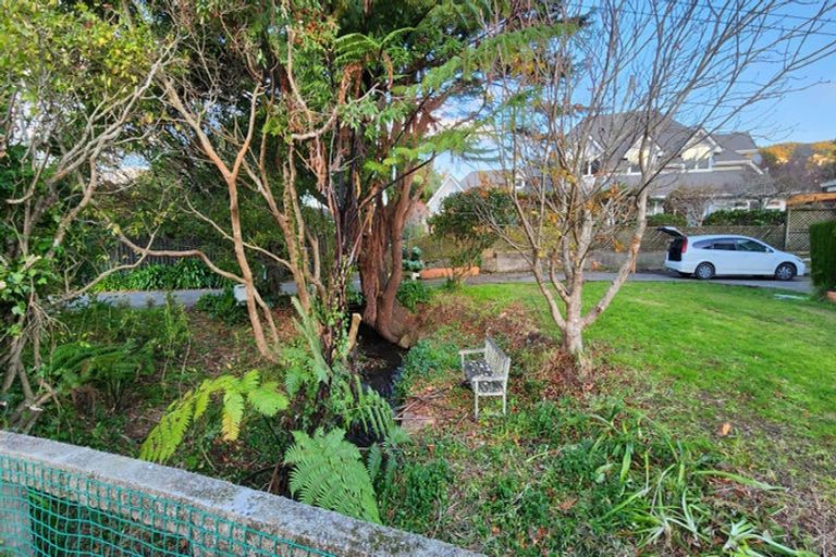 Photo of property in 21 Parkvale Road, Karori, Wellington, 6012