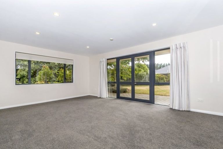 Photo of property in 17 Monterey Place, Parklands, Christchurch, 8083