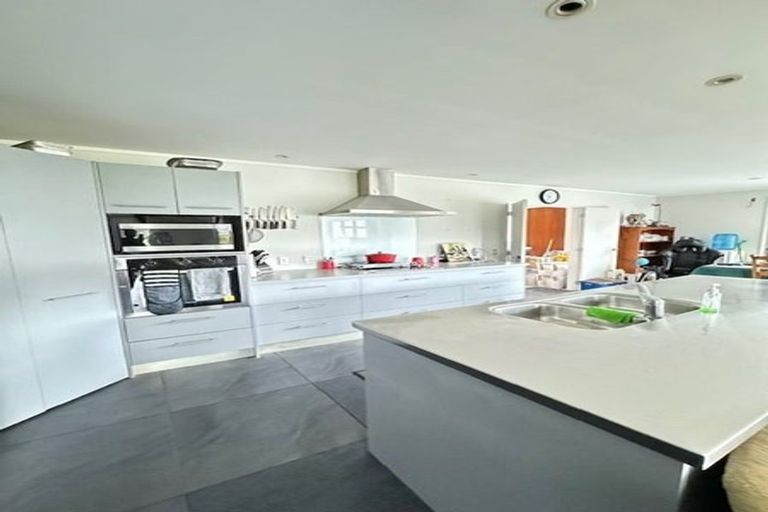 Photo of property in 1 Olwyn Place, Greenhithe, Auckland, 0632