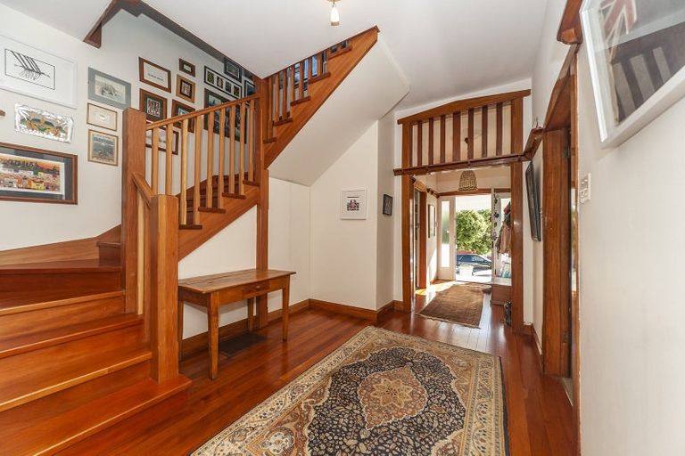 Photo of property in 19 Overtoun Terrace, Hataitai, Wellington, 6021