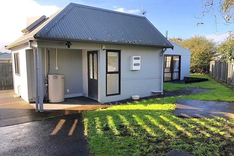 Photo of property in 13 Lincoln Road, Manurewa East, Auckland, 2102