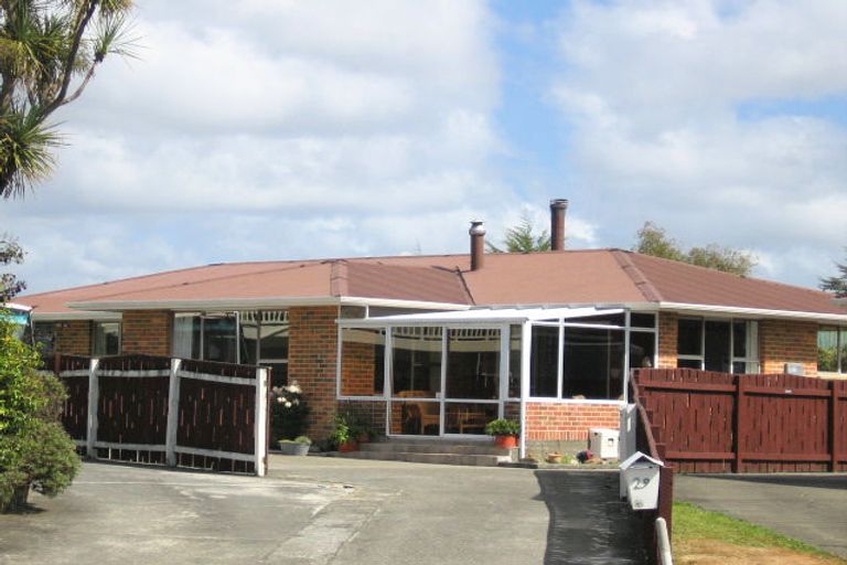 Photo of property in 29 Omaha Grove, Totara Park, Upper Hutt, 5018