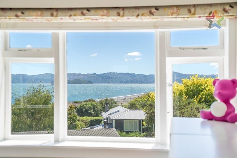 Photo of property in 8g Tawa Street, Eastbourne, Lower Hutt, 5013