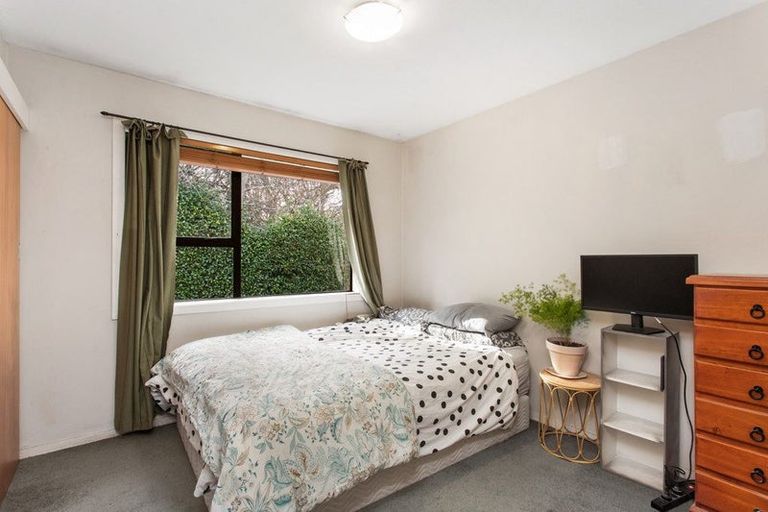 Photo of property in 6 Rathlin Street, Redwood, Christchurch, 8051