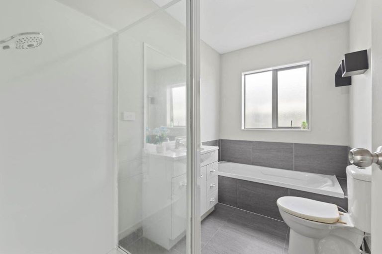 Photo of property in 19 Kotuku Crescent, Takanini, 2112