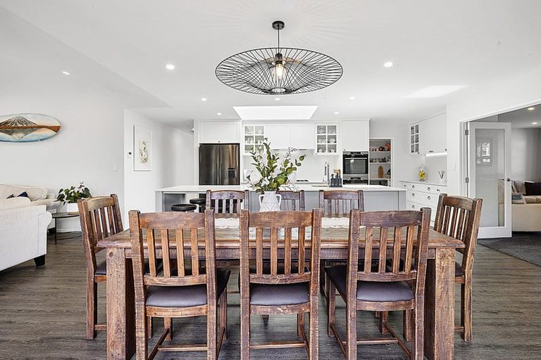 Photo of property in 7 Tupare Place, Highlands Park, New Plymouth, 4312