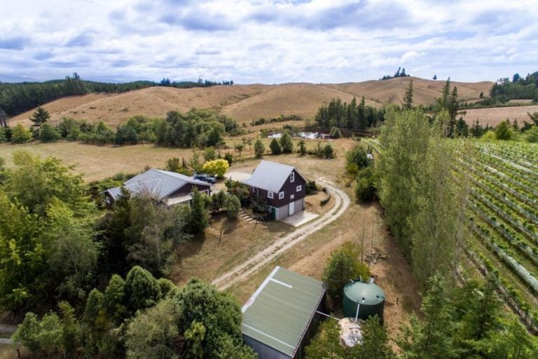 Photo of property in 23 Hewetson Road, Upper Moutere, 7175