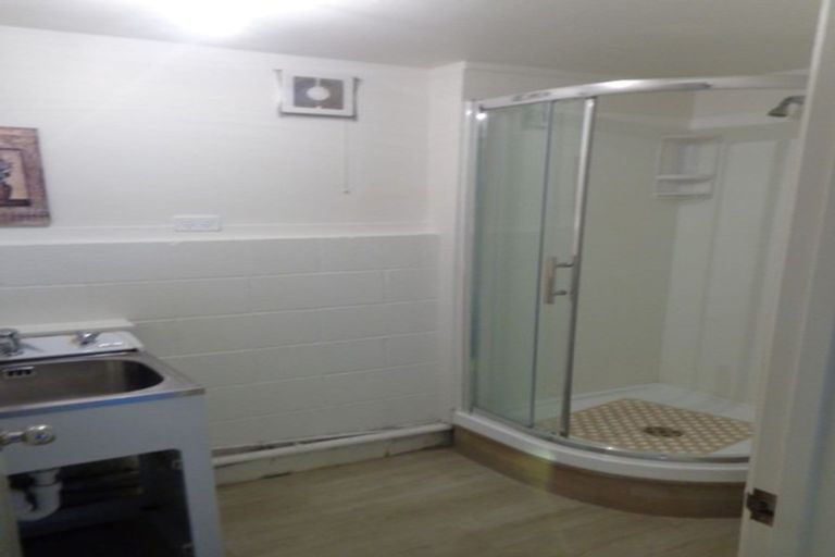 Photo of property in 18 Pomaria Road, Henderson, Auckland, 0610