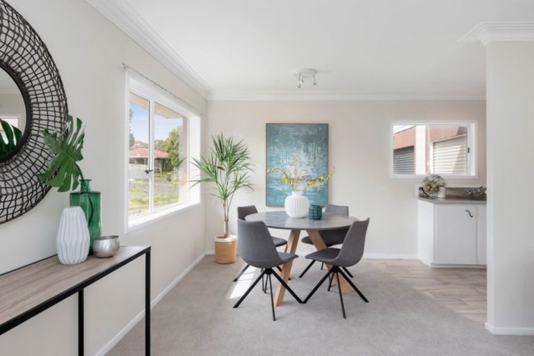 Photo of property in 2/24 Highland Park Drive, Highland Park, Auckland, 2010