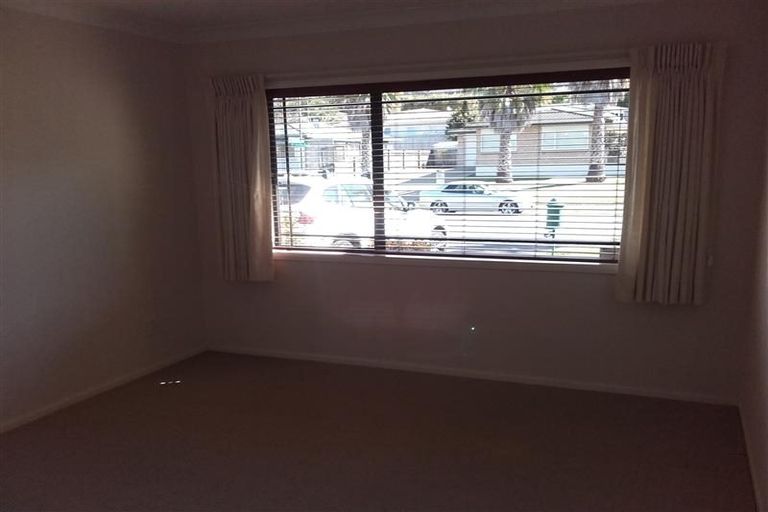 Photo of property in 117 Lakeside Drive, Orewa, 0931