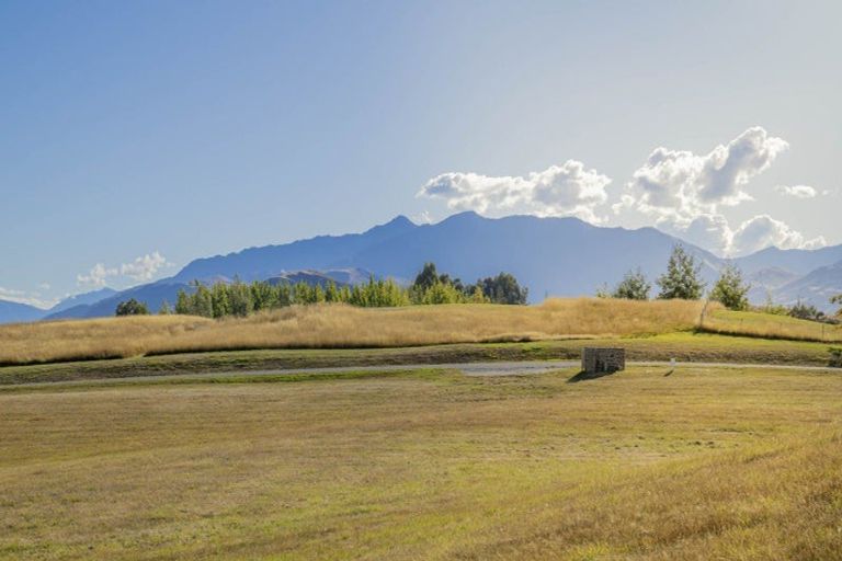 Photo of property in 2 Bloxham Lane, Lake Hayes, Queenstown, 9371