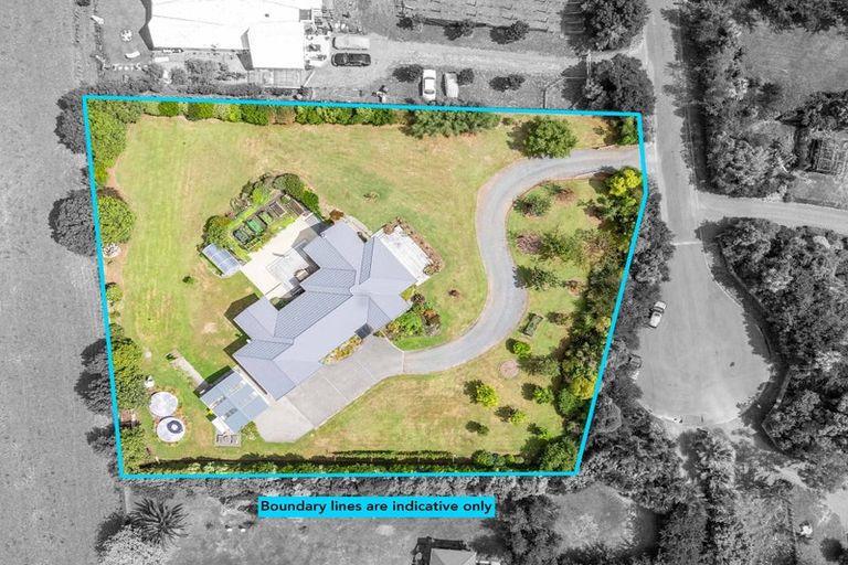 Photo of property in 32 Ketemaringi Way, Manakau, Levin, 5573