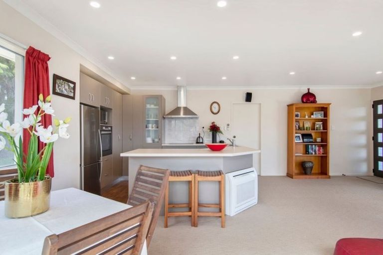 Photo of property in 11 Kaharoa Avenue, Omokoroa, 3114