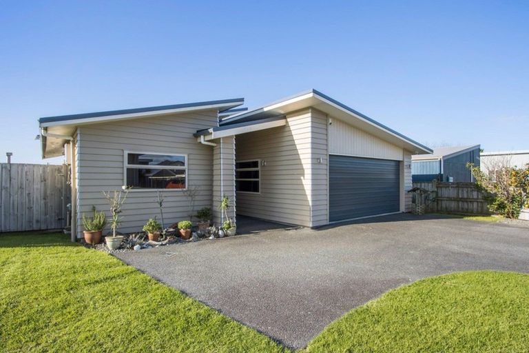 Photo of property in 14 Ocean Breeze Drive, Waihi Beach, 3611
