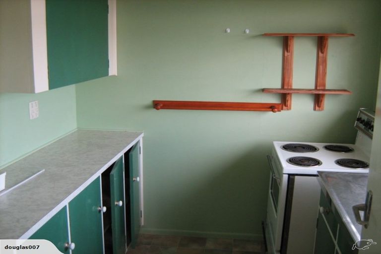 Photo of property in 8a Longcroft Terrace, Newlands, Wellington, 6037