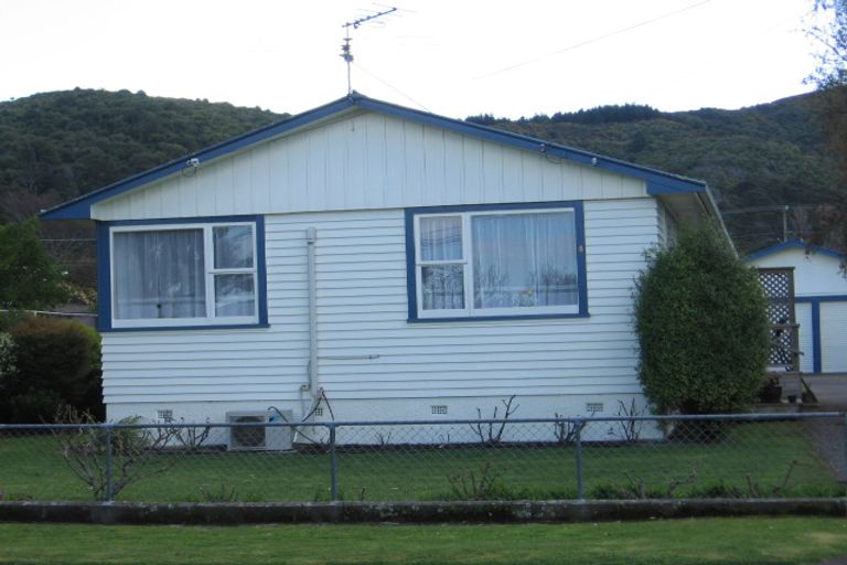 Photo of property in 4 Kenward Crescent, Featherston, 5710