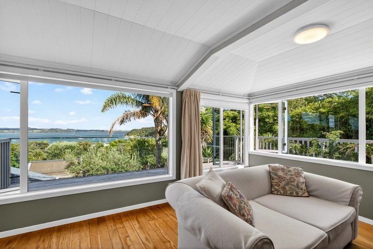 Photo of property in 8 Robertson Street, Russell, 0202