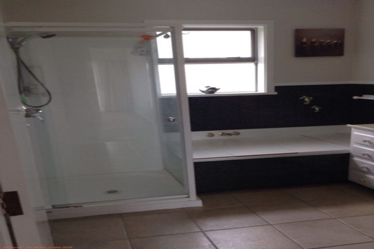 Photo of property in 15a Butterworth Avenue, Opaheke, Papakura, 2113