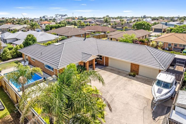 Photo of property in 6 Madeira Close, Papamoa Beach, Papamoa, 3118