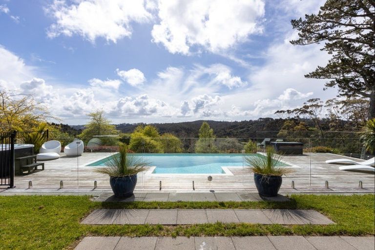 Photo of property in 340 Paremoremo Road, Paremoremo, Auckland, 0632