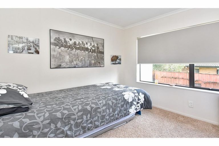 Photo of property in 42 Sandwick Drive, Weymouth, Auckland, 2103