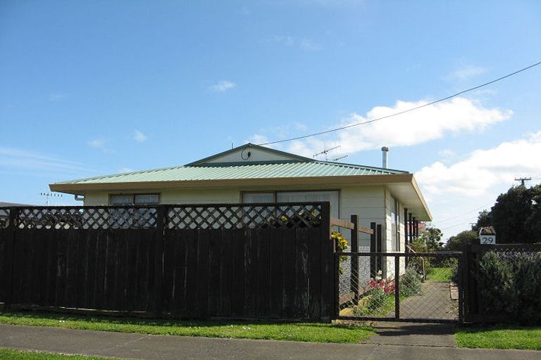 Photo of property in 29 Carson Street, Castlecliff, Whanganui, 4501