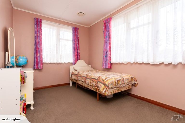 Photo of property in 2a Montrose Place, Takaro, Palmerston North, 4412