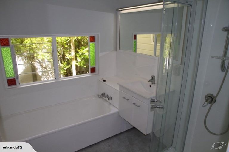 Photo of property in 16 Beere Haven Road, Seatoun, Wellington, 6022