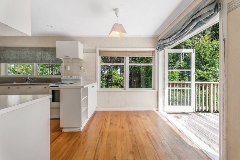 Photo of property in 122 Sandspit Road, Shelly Park, Auckland, 2014