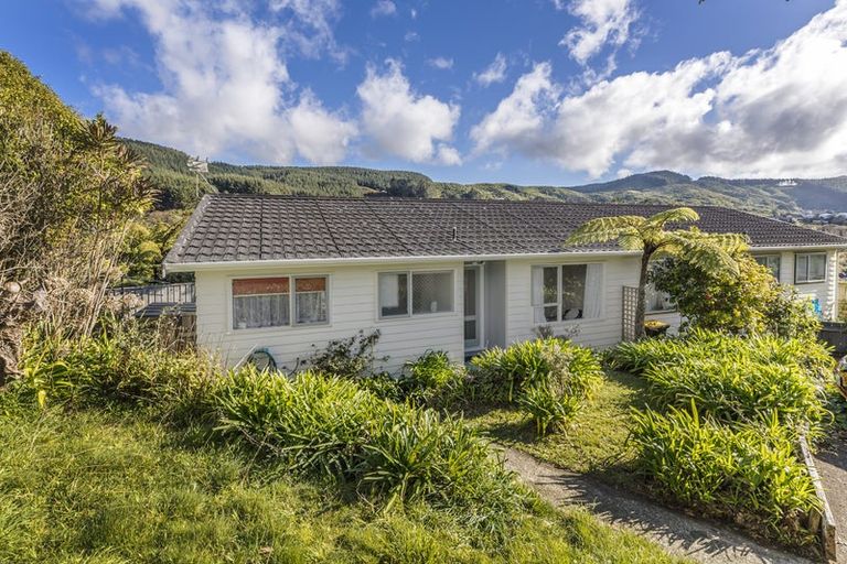 Photo of property in 11b Florio Terrace, Tawa, Wellington, 5028