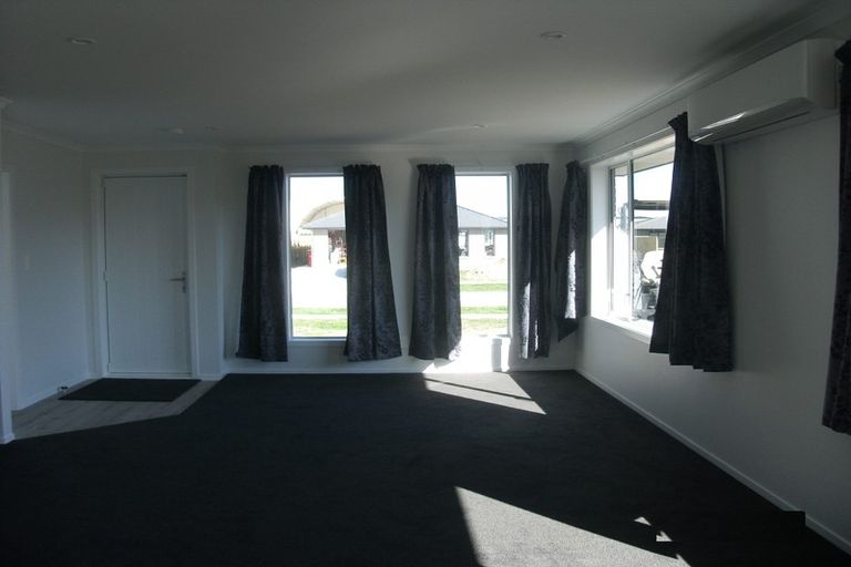 Photo of property in 112 Hinemoa Street, Levin, 5510