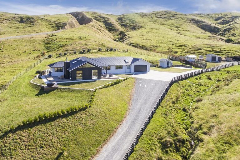 Photo of property in 105 Boom Rock Road, Ohariu, Wellington, 6037