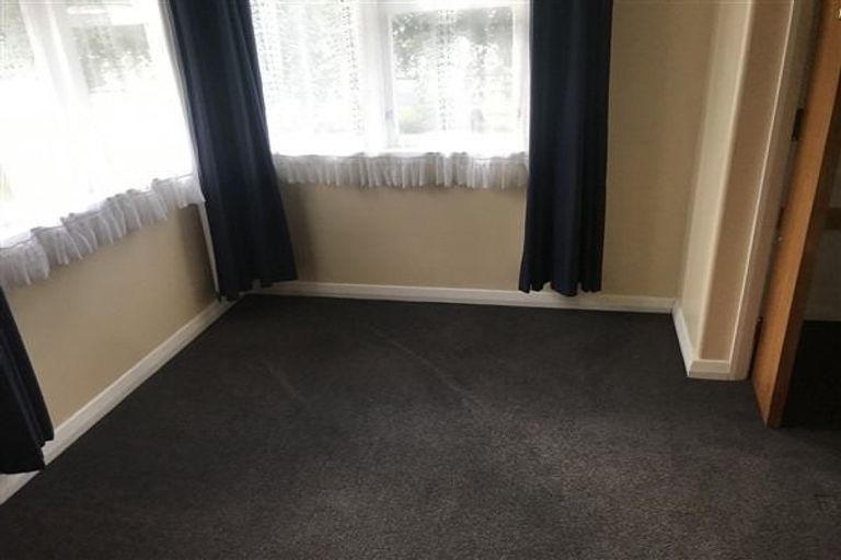 Photo of property in 24 Kent Crescent, Awapuni, Palmerston North, 4412