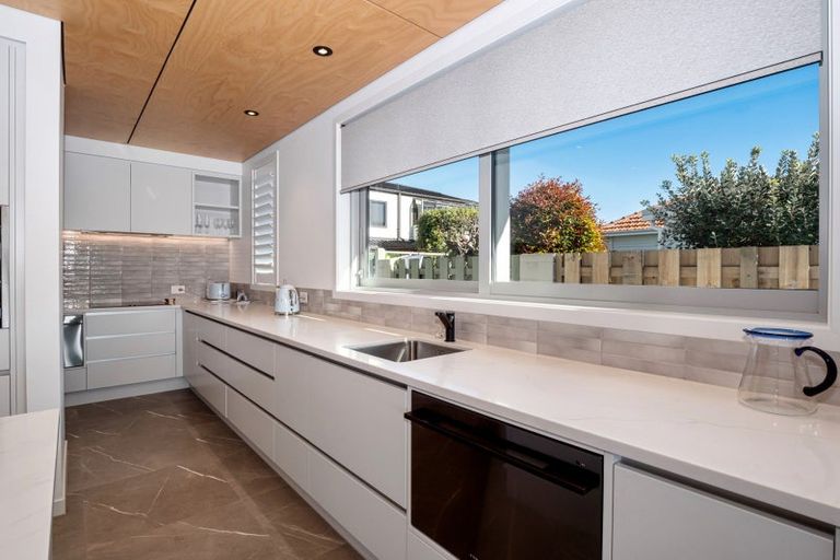 Photo of property in 66 Oceanview Road, Mount Maunganui, 3116