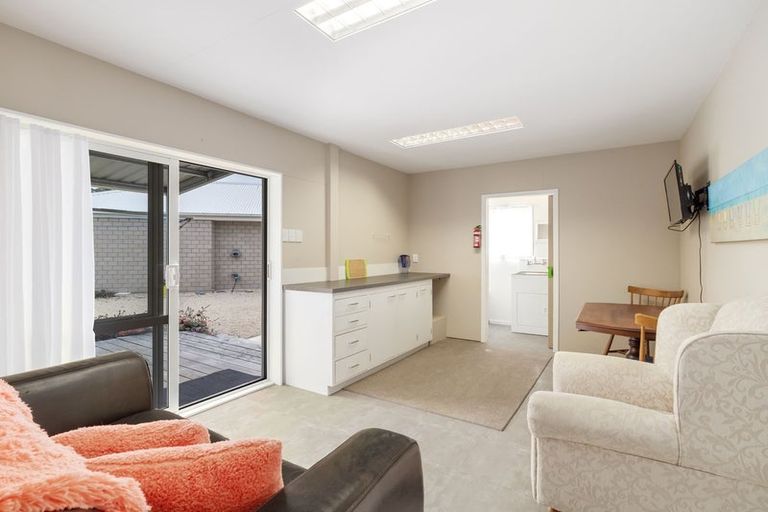 Photo of property in 8 Riverside Way, Amberley, 7410