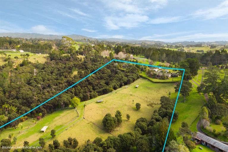 Photo of property in 185 Red Hills Road, Massey, Henderson, 0782