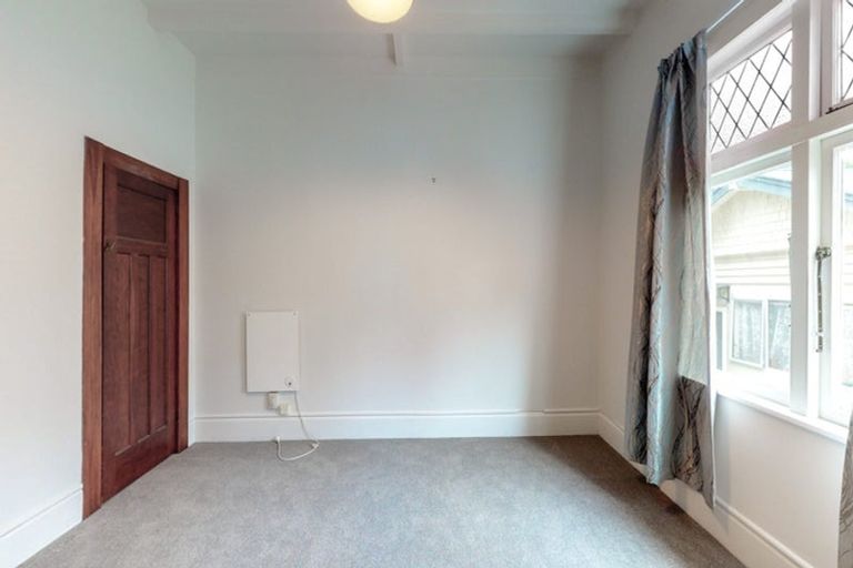 Photo of property in 124 Glenmore Street, Northland, Wellington, 6012