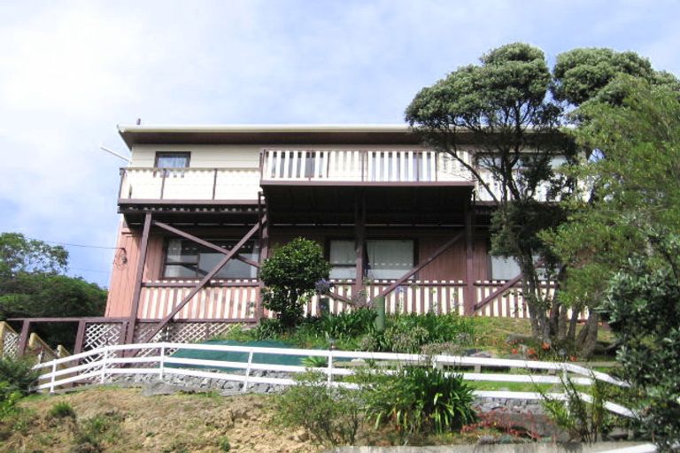 Photo of property in 18 Liffey Crescent, Island Bay, Wellington, 6023